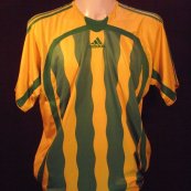 Home football shirt 2010 - 2011