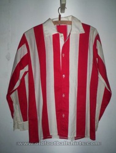 Estudiantes Away football shirt 1954 - ?