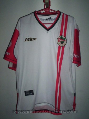 Estudiantes Away football shirt 2002