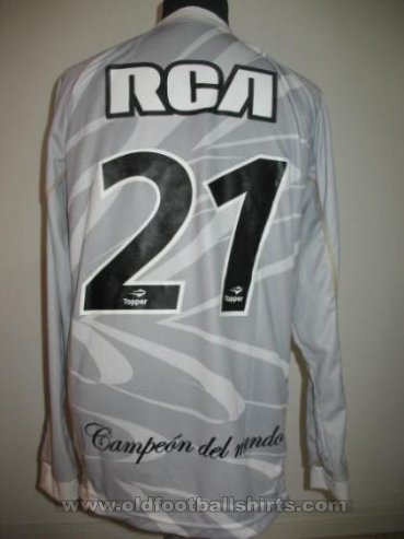 Estudiantes Goalkeeper football shirt 2009 - 2010