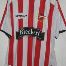 Estudiantes Home baju bolasepak 2004 - 2005 sponsored by Bieckert