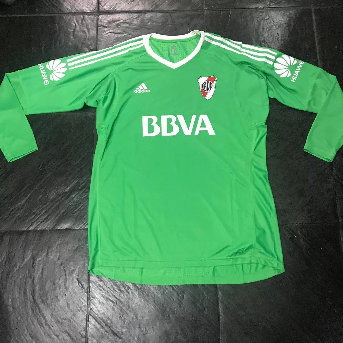 crimen tanque televisor River Plate Portero Camiseta de Fútbol 2017 - 2018. Sponsored by BBVA