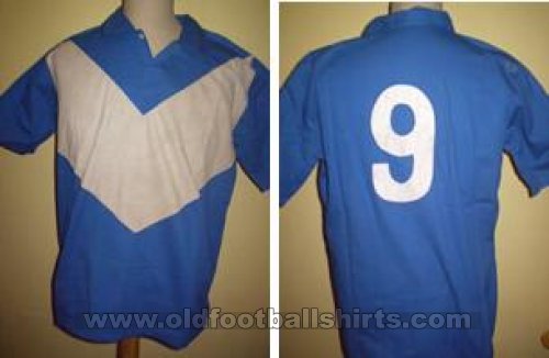 Velez Sarsfield Away football shirt (unknown year)