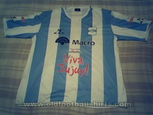Gimnasia y Esgrima (J) Home football shirt 2010