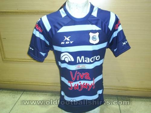 Gimnasia y Esgrima (J) Away football shirt 2010 - 2011