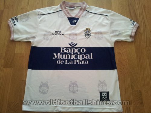 Gimnasia y Esgrima Home football shirt 2000 - 2002