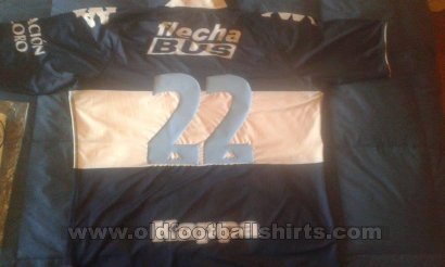 Gimnasia y Esgrima Away football shirt 2010