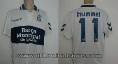 Gimnasia y Esgrima Home football shirt 1995
