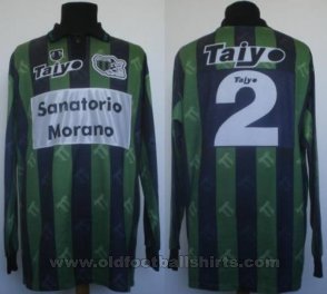 Nueva Chicago Home football shirt 1995