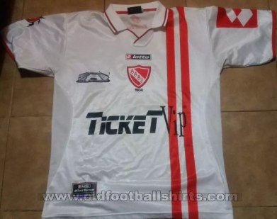 Argentinos Juniors Away football shirt 2002