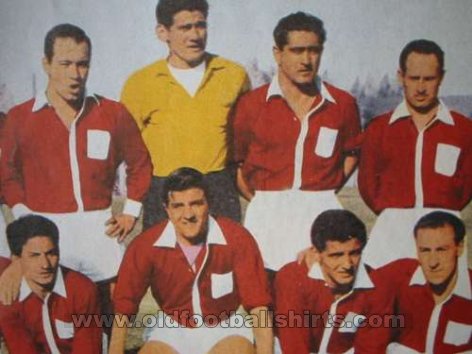 Argentinos Juniors Home football shirt 1950 - ?