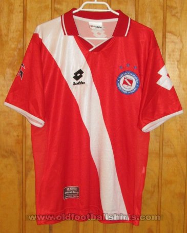Argentinos Juniors Home football shirt 2004