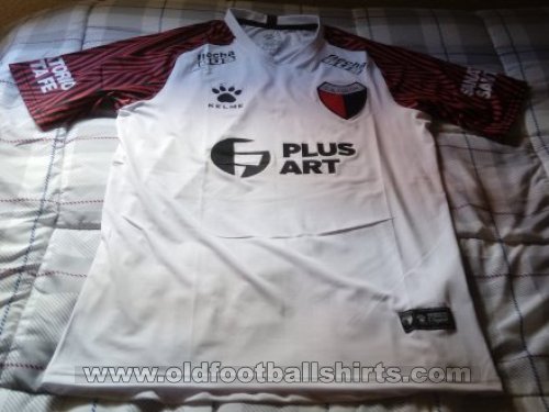 Colon Santa Fe Away football shirt 2019 - 2020. Sponsored by Plus Art