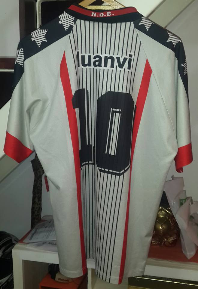 Tercera camiseta de Newell's Old Boys 1999/2000 ❤️🖤 @newells x @luanvisport #newellsoldboys #newells