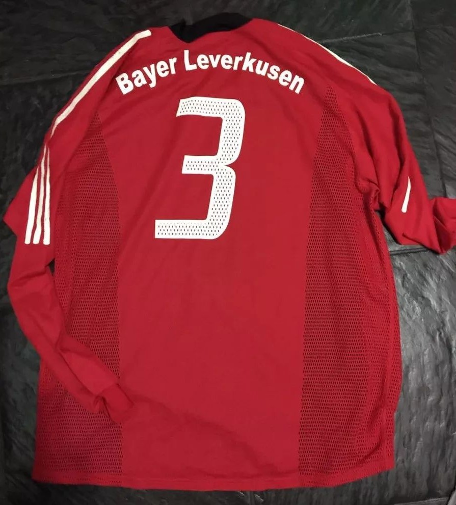 Bayer 04 Leverkusen Home FußballTrikots 2002 2004. Sponsored by RWE