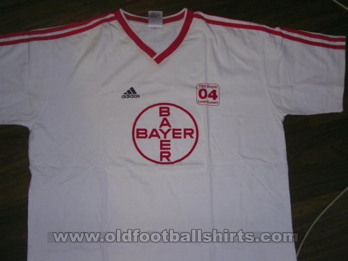 Bayer 04 Leverkusen Retro Replicas football shirt 1987 - 1988