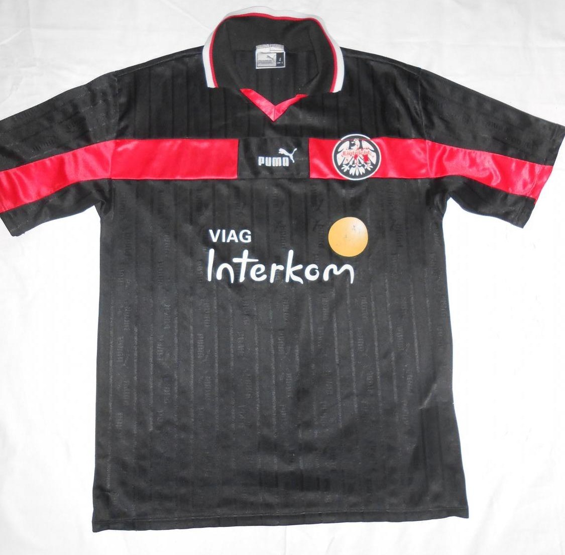 SGE Eintracht Frankfurt Trikot Pin 1999/2000 Home VIAG Interkom schwarz Adler 