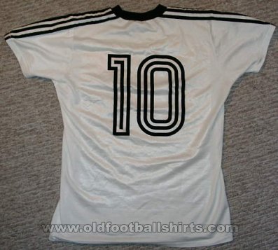 Eintracht Frankfurt Home football shirt 1975 - 1976