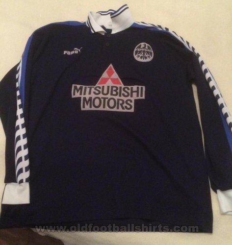 Eintracht Frankfurt Third football shirt 1996 - 1997