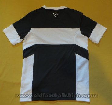 Eintracht Frankfurt Training/Leisure football shirt 2016 - 2017