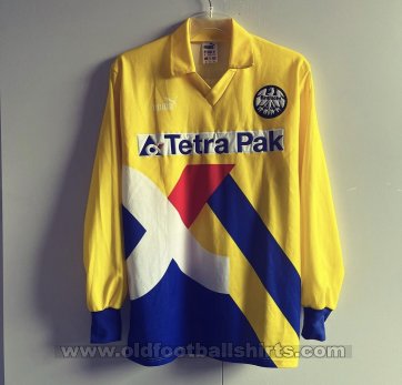 Eintracht Frankfurt Away football shirt 1993 - 1996