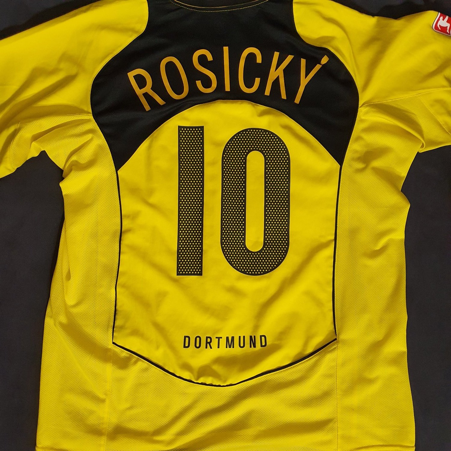 Borussia Dortmund Home maglia di calcio 2004 - 2005. Sponsored by e.on