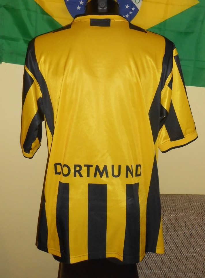 Maillot de foot domicile borussia dortmund fc 2002/2003 metzelder allemagne - Canada
