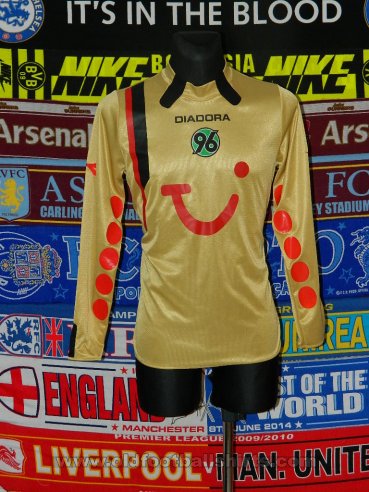 Hannover 96 Goalkeeper football shirt (unknown year)