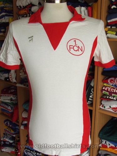 Nurnberg Visitante Camiseta de Fútbol 1980 - ?