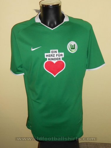 VfL Wolfsburg Home football shirt 2008 - 2009