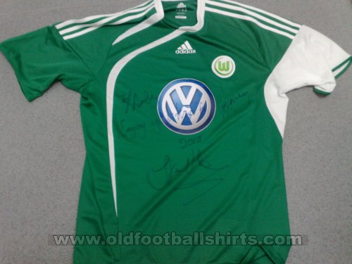 VfL Wolfsburg Away football shirt 2009 - 2010
