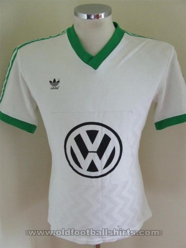 VfL Wolfsburg Away football shirt (unknown year)