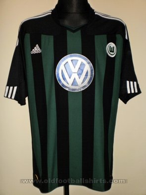 VfL Wolfsburg Away football shirt 2010 - 2011
