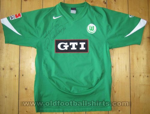 VfL Wolfsburg Home football shirt 2004 - 2005