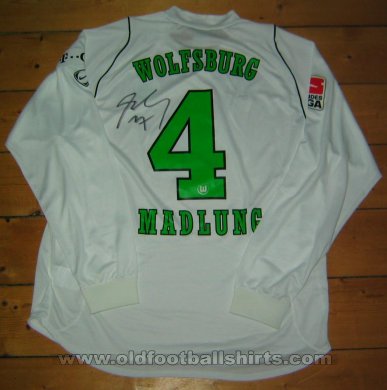 VfL Wolfsburg Away football shirt 2006 - 2007