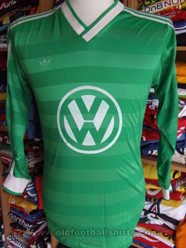 VfL Wolfsburg Home football shirt (unknown year)