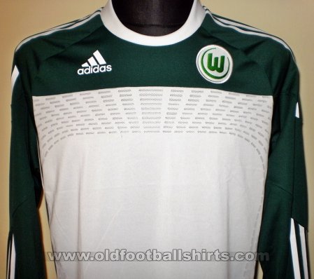 VfL Wolfsburg Home football shirt 2010 - 2011