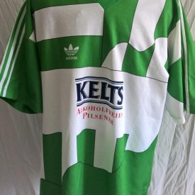 VfL Wolfsburg Home camisa de futebol 1989 - ? sponsored by Kelts 