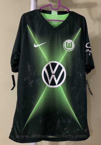 VfL Wolfsburg Home football shirt 2019 - 2020