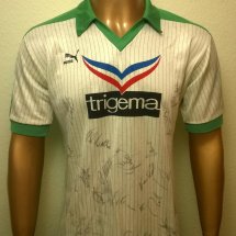 Werder Bremen Home baju bolasepak 1983 - 1984 sponsored by Trigema