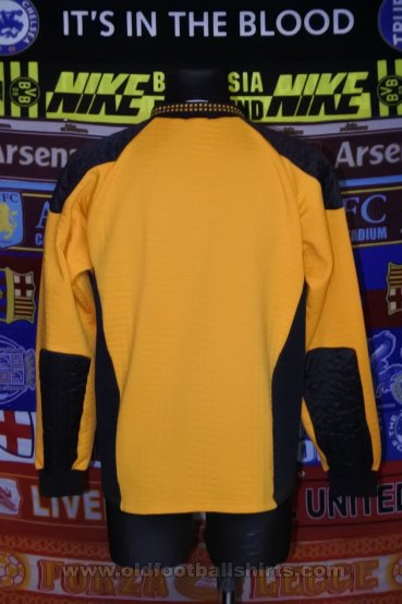 Werder Bremen Goalkeeper football shirt 1997 - 1998