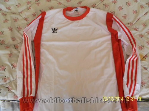  CSKA Sofia Away football shirt 1980 - 1981