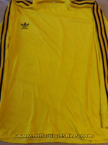  CSKA Sofia Goalkeeper football shirt 1980 - 1981