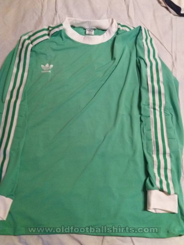  CSKA Sofia Goalkeeper football shirt 1982 - 1983