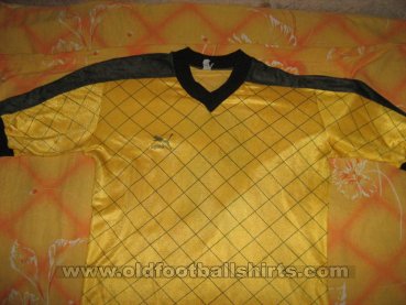 Botev Plovdiv Home football shirt 1984 - 1985
