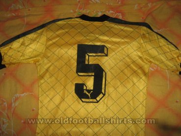 Botev Plovdiv Home football shirt 1984 - 1985