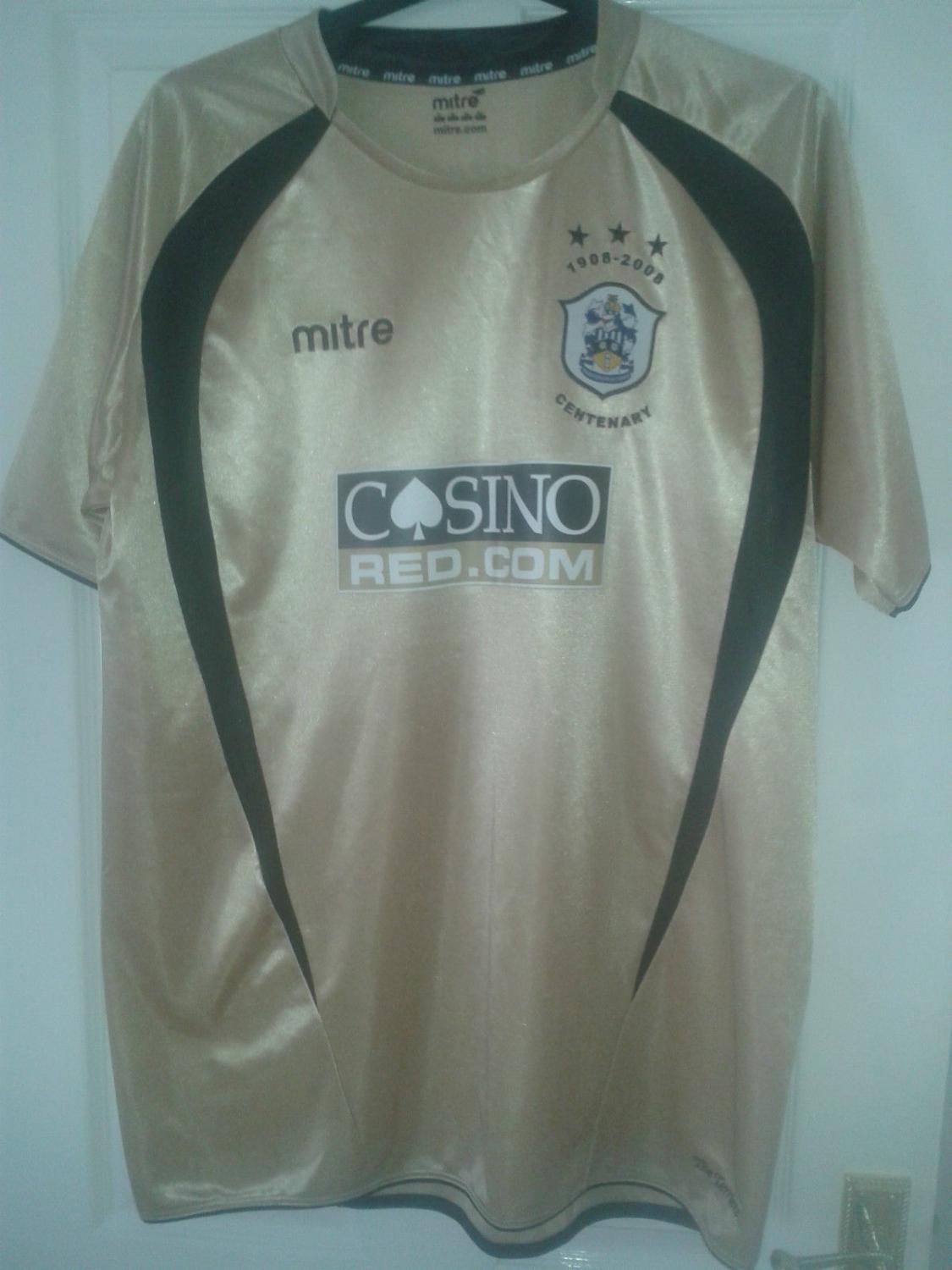 Huddersfield Town Association Football Club dévoile son nouveau maillot | Sport Stratégies