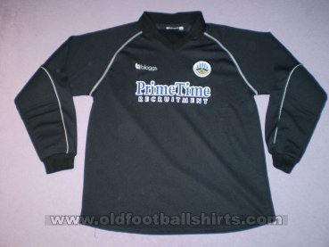 Huddersfield Town Goalkeeper football shirt 2001 - 2002