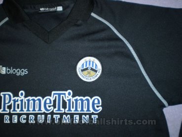 Huddersfield Town Goalkeeper football shirt 2001 - 2002
