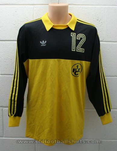 1. FC Kaiserslautern Goalkeeper football shirt 1982 - 1983